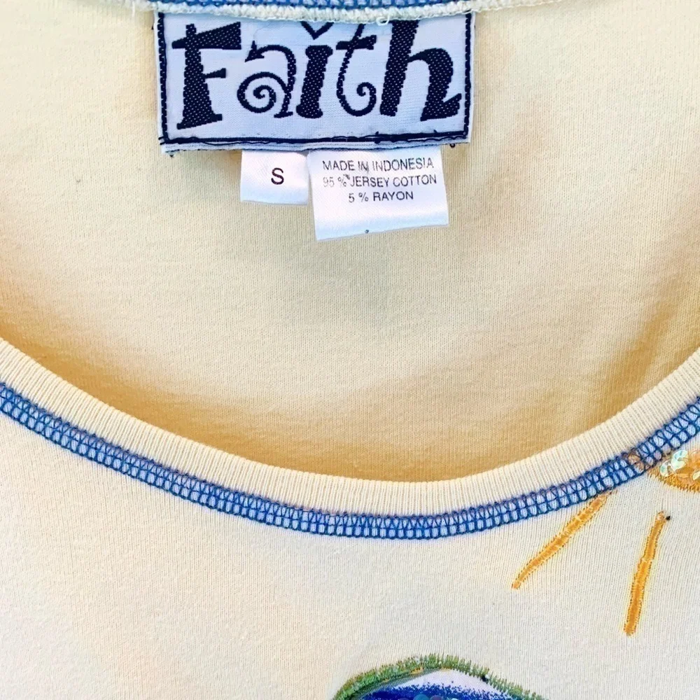 𝅺❣️ Embellished Island Top ❣️Size S - Picture 2 of 8